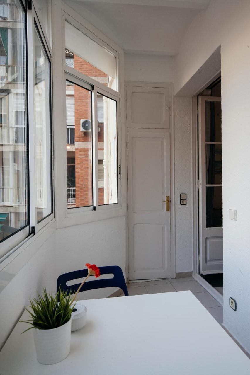 Apartamento Eixample Sants Estacio Barcelona Ngoại thất bức ảnh